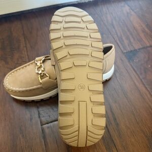 Womens Chain Decorated Loafer